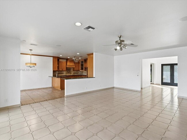 Building Photo - 21151 NE 22nd Ct