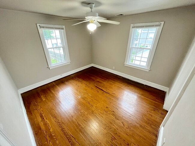 Building Photo - Apartment for rent by the Beach!