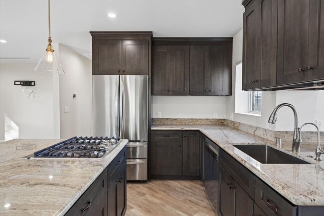 Building Photo - Beautifully Remodeled 3-Bedroom Home in Pr...