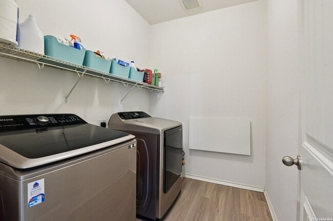 Building Photo - 13030 Vista Holw