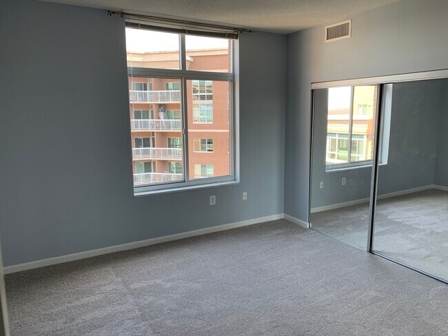 Building Photo - 3101 N Hampton Dr