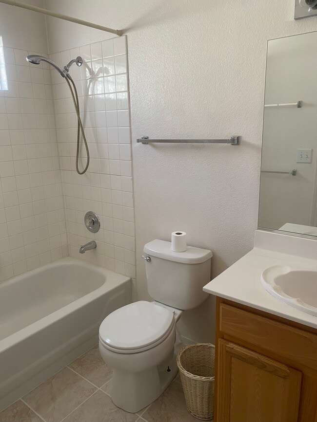 Building Photo - 2975 Bluegrass Ln