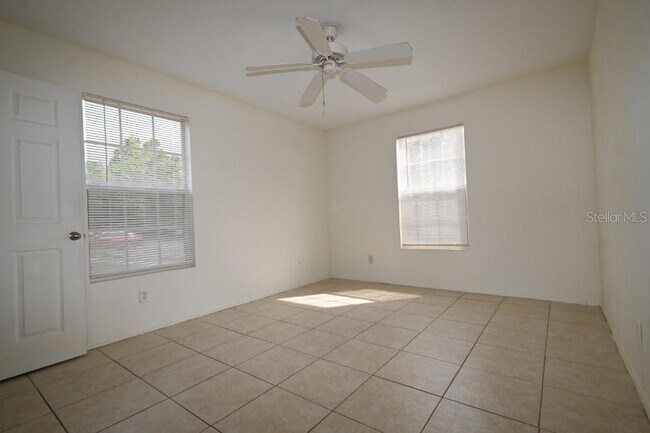Building Photo - 5914 Willow Ridge Dr