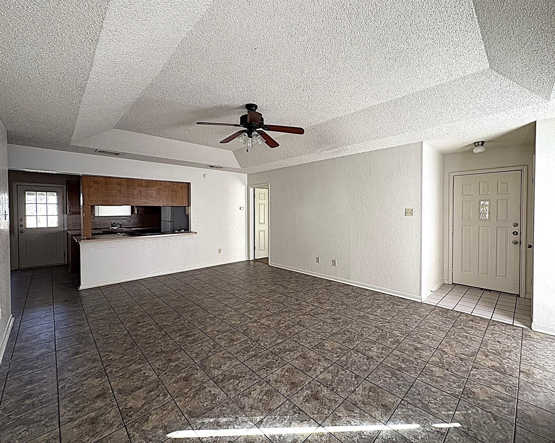 Building Photo - 2325 Tiffany Dr