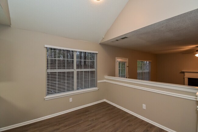 Building Photo - 4140 Clarks Tr