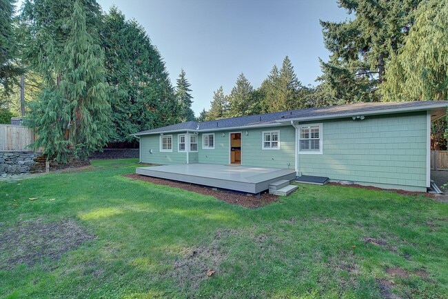 Building Photo - 3bd/2ba Mercer Island Home