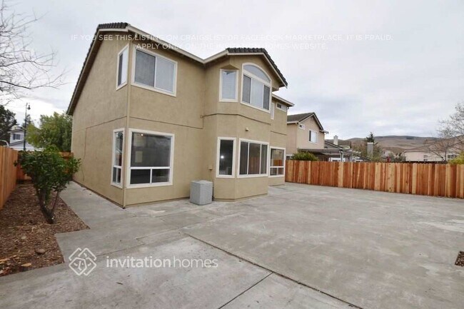 Building Photo - 1368 Northwood Dr