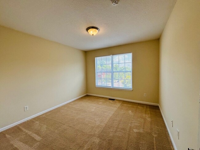 Building Photo - 1725 Aden Lane
