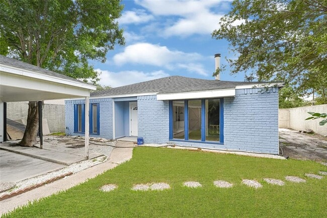 Building Photo - 8302 Country Wind Ln