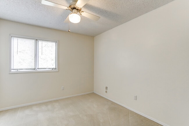 Building Photo - 1830 Ashborough Ct