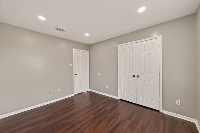 Building Photo - 6542 Carly Park Way