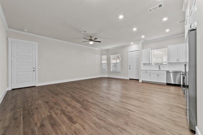 Building Photo - 1109 Saffira-