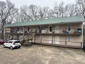 Building Photo - 257 SE Bell St