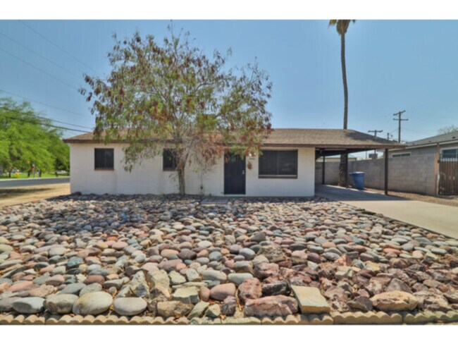 Building Photo - 3 Bedroom Home in Tempe!