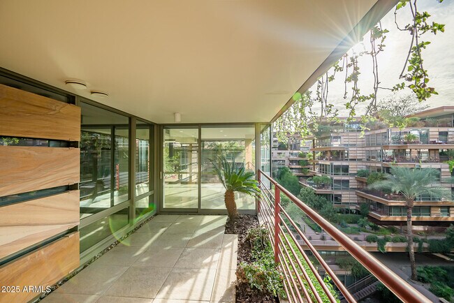 Building Photo - 7141 E Rancho Vista Dr