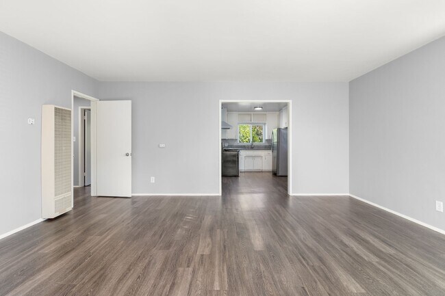 Interior Photo - 1577 Pine Avenue