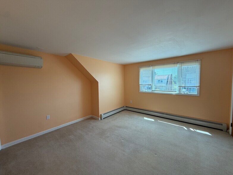 Building Photo - 238 4th St
