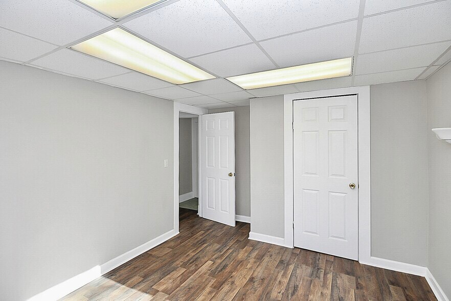 Building Photo - 209 Fairdale St