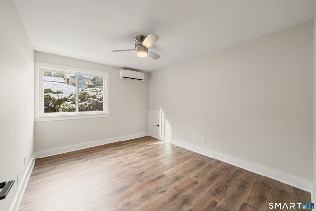 Building Photo - 304 Heritage Vlg