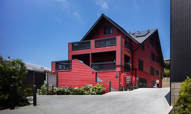 Building Photo - 598 W Laurel St