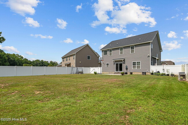 Building Photo - 828 Knoll Cir