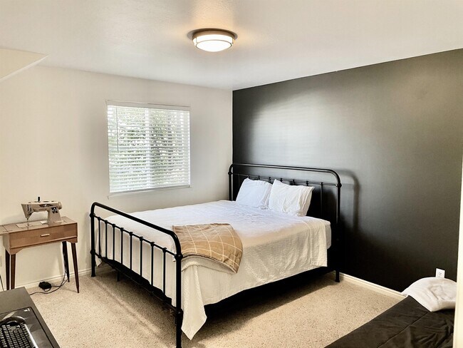 Building Photo - 6157 S 1275 E