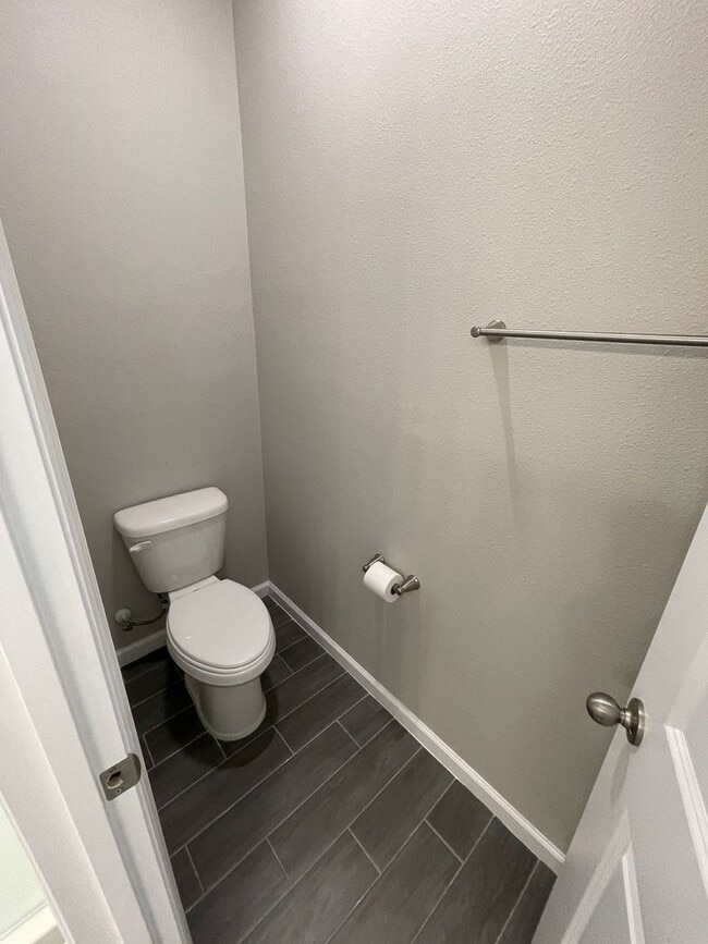 Building Photo - Move-In Special! Get 50% off your 2nd mont...