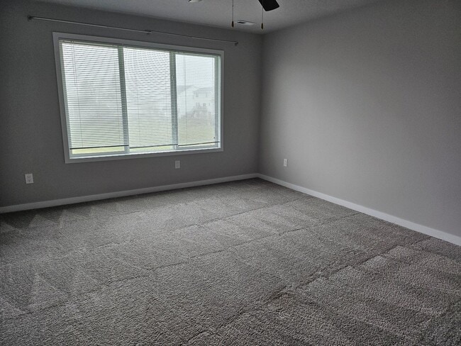 Building Photo - 3 Bed / 2.5 Bath Home in Norwalk. Move-In Special: Get 1 month FREE with an 18-Month Lease!