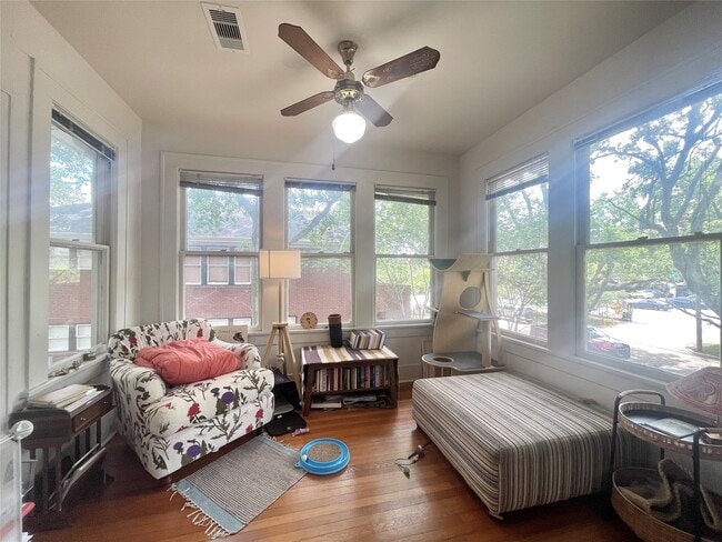Building Photo - 418 Branard St