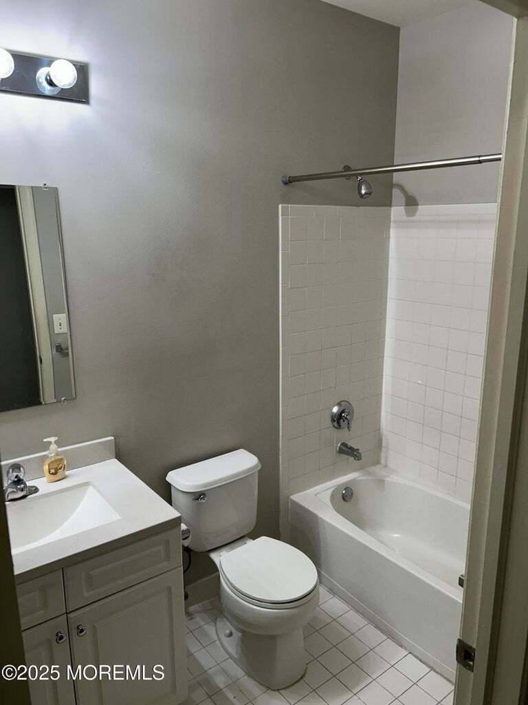 Building Photo - 145 Conover Ter