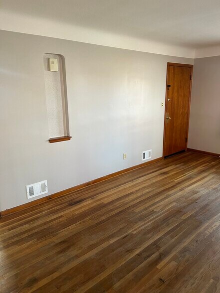 Building Photo - 6125 Ridge Rd.