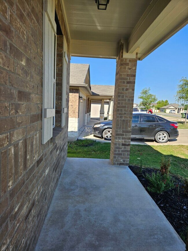 Building Photo - 4-Bedroom Home for Lease – Hutto, TX