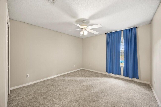 Building Photo - 1922 Coral St