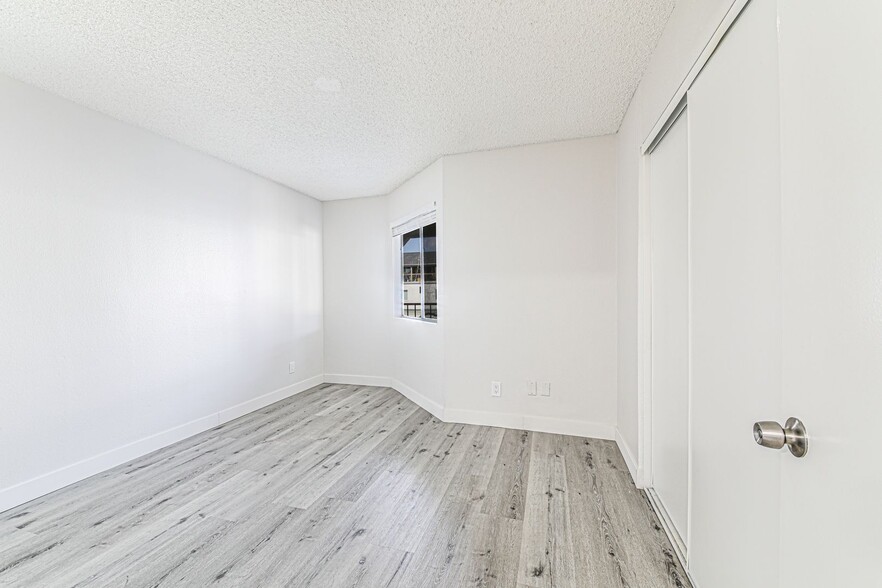 Building Photo - 1128 Stanley Ave