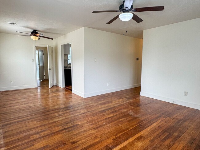 Building Photo - 1809 Geffert Dr