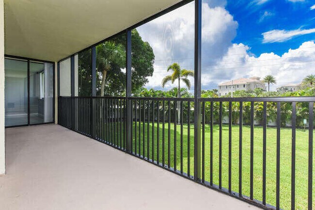 Building Photo - 1605 S US Hwy 1