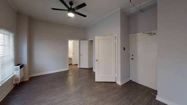 Living room - Guntharp Apts...Newly Remodeled Gorgeous A...