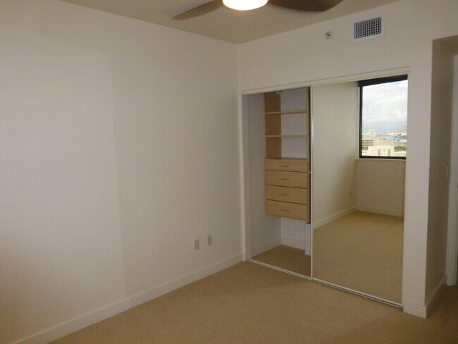 Building Photo - Keola Lai Condo - 2 bedrooms, 2 baths, 2 parking - Avail now!
