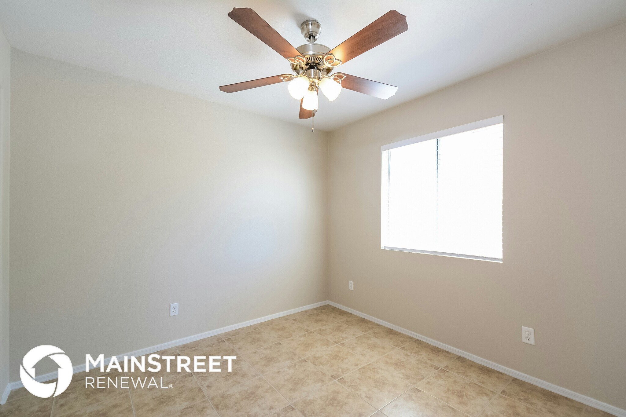 Building Photo - 1919 W Calle Guadalajara