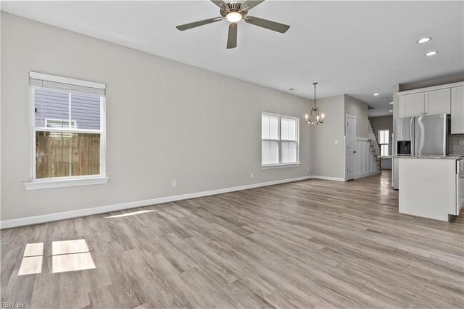 Building Photo - 104 S Palm Ave