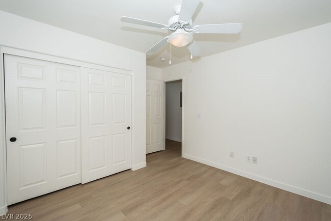 Building Photo - 2021 S Dandelion St