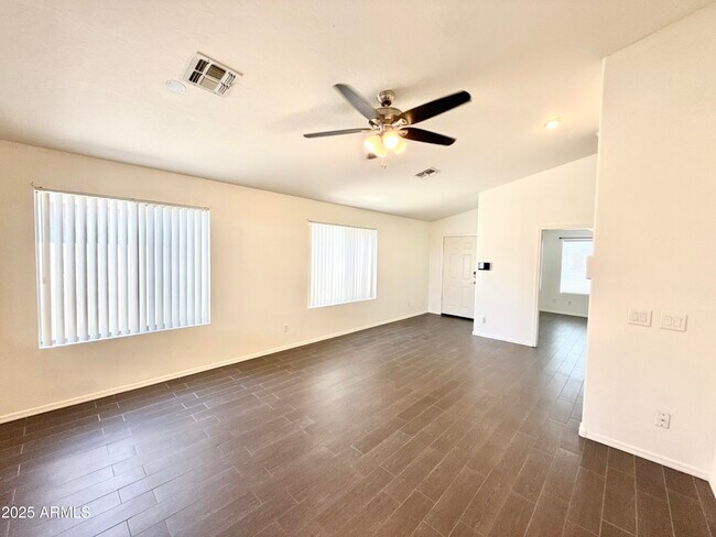 Building Photo - 13740 W Keim Dr