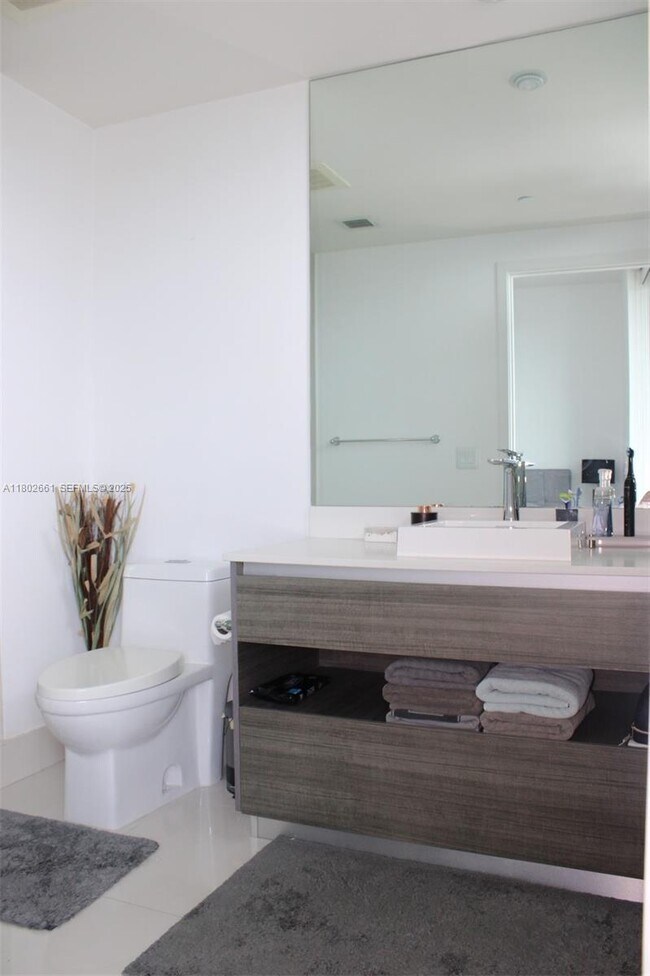 Building Photo - 1100S S Miami Ave