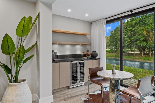 Building Photo - 2785 Polo Island Dr