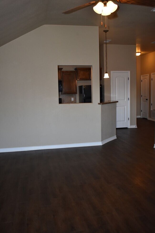 Building Photo - 1808 Seminole Cir