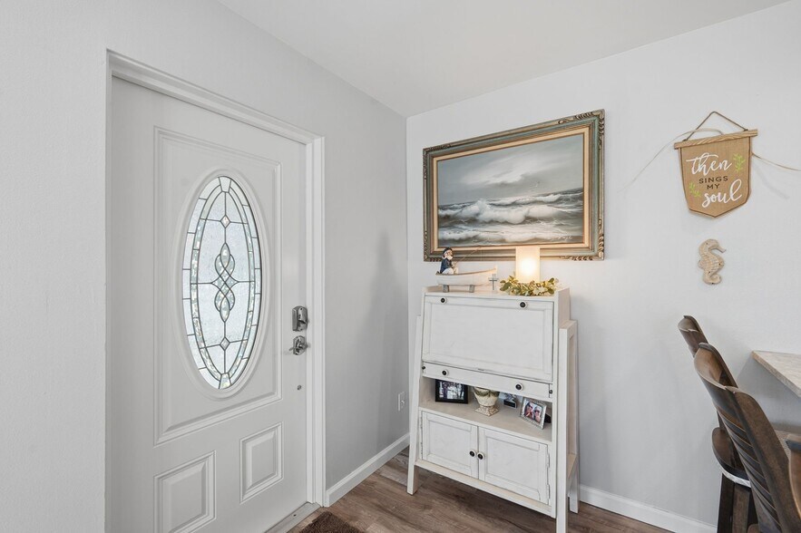 Building Photo - 5400 Gulf Dr