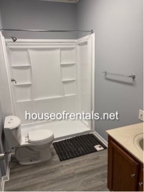 Building Photo - 902 Farris St