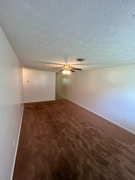 Building Photo - 108 Jay Ln