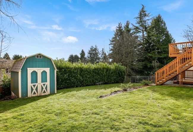 Building Photo - Beautifully Updated 4BR Split-Level Home i...