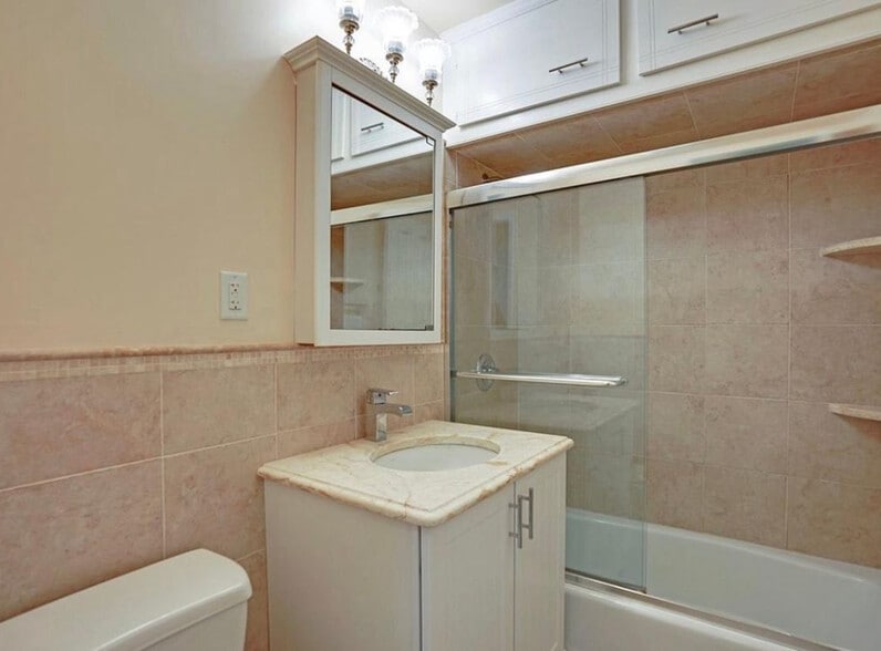 Bathroom - 32 46th St